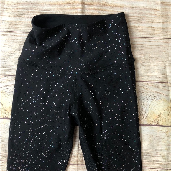 Beyond Yoga Black and Silver Glitter Leggings 💜 - Picture 4 of 9